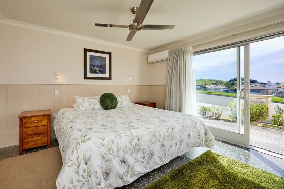 E1 - Golfers View Deluxe Californian Room