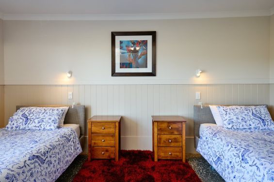 W1 - Field of Dreams Deluxe Room - beds