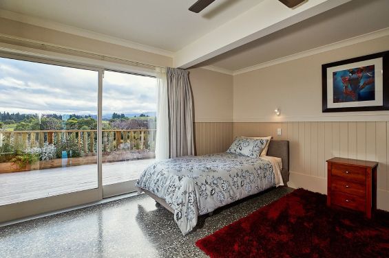 W1 - Field of Dreams Deluxe Room - single bed