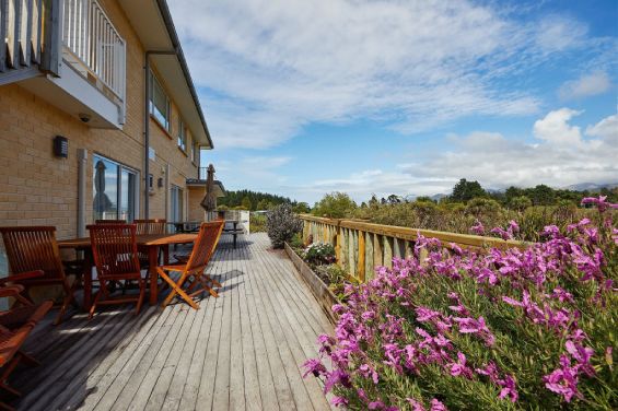 W1 - Field of Dreams Deluxe Room - deck